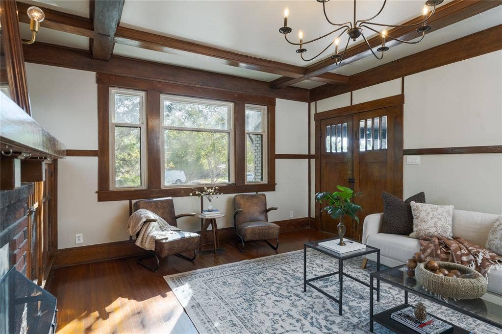 719 N Bishop Avenue, Dallas, TX 75208