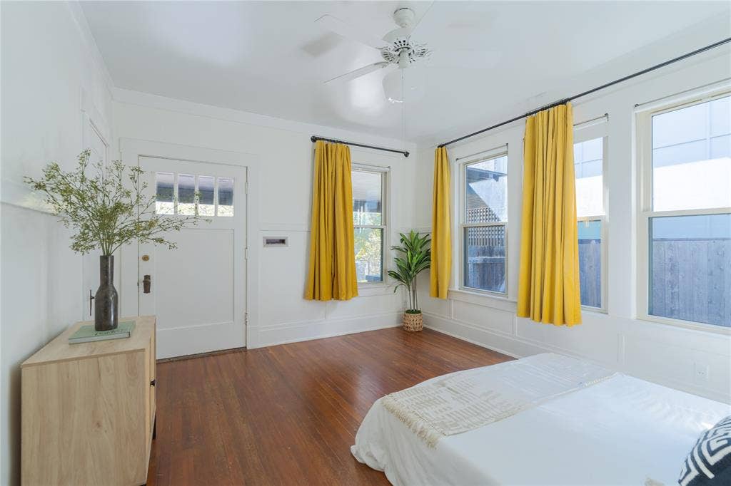 719 N Bishop Avenue, Dallas, TX 75208