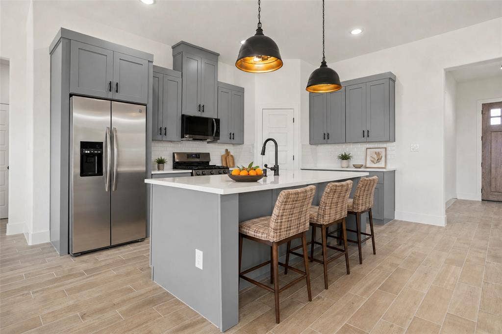 200 Cliff Court, Godley, TX 76044 200 Cliff Court, Godley, TX 76044