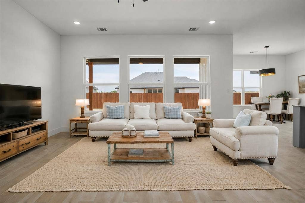 200 Cliff Court, Godley, TX 76044 200 Cliff Court, Godley, TX 76044