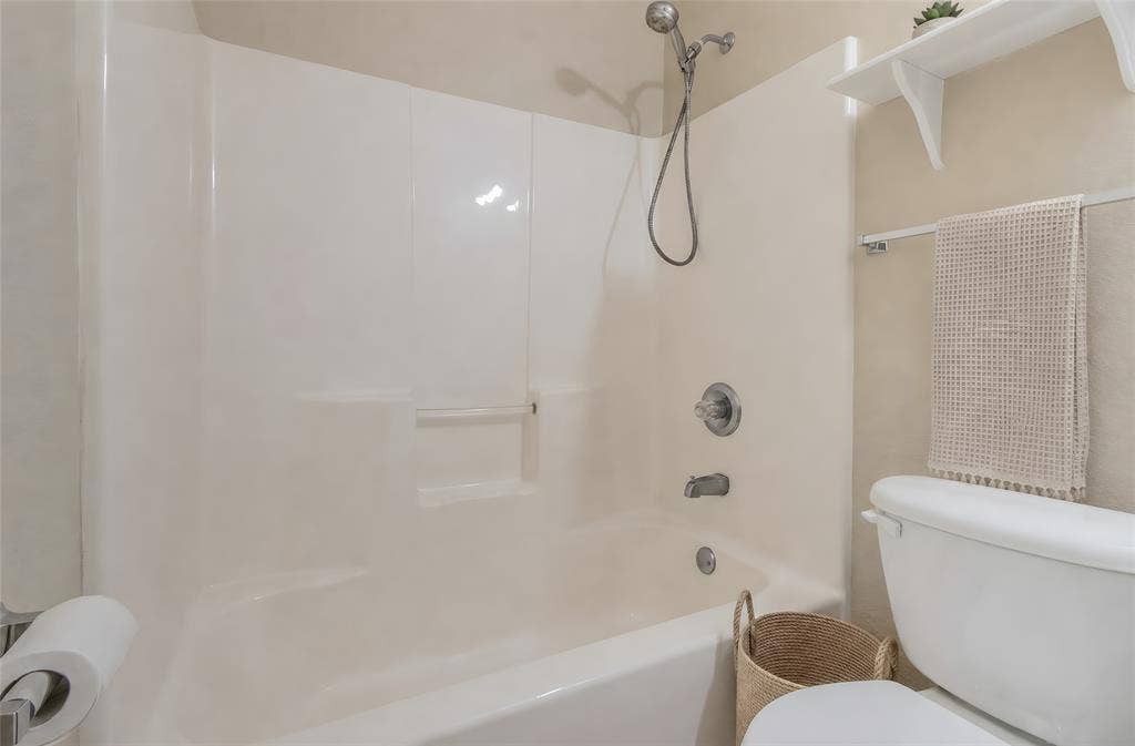 1070 Mellanie Lane, Celina, TX 75009 1070 Mellanie Lane, Celina, TX 75009