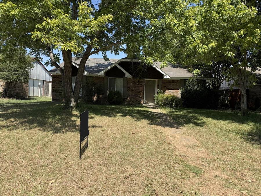 Property photo for 1417 Arendale Drive, Garland, TX