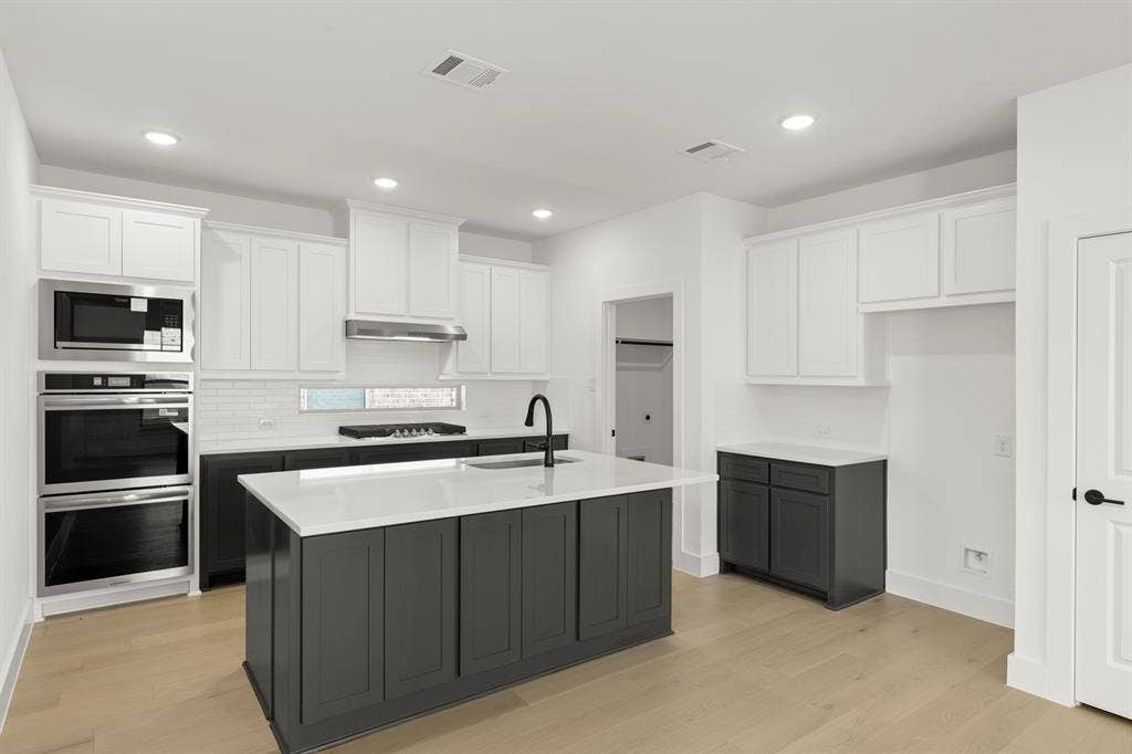 604 Wilderness Point Lane, Anna, TX 75409 08. 604 Wilderness - Kitchen (2)