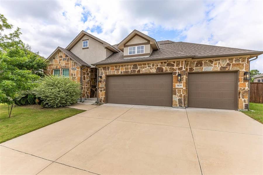 Property photo for 5839 Heatherwood Loop, Sachse, TX