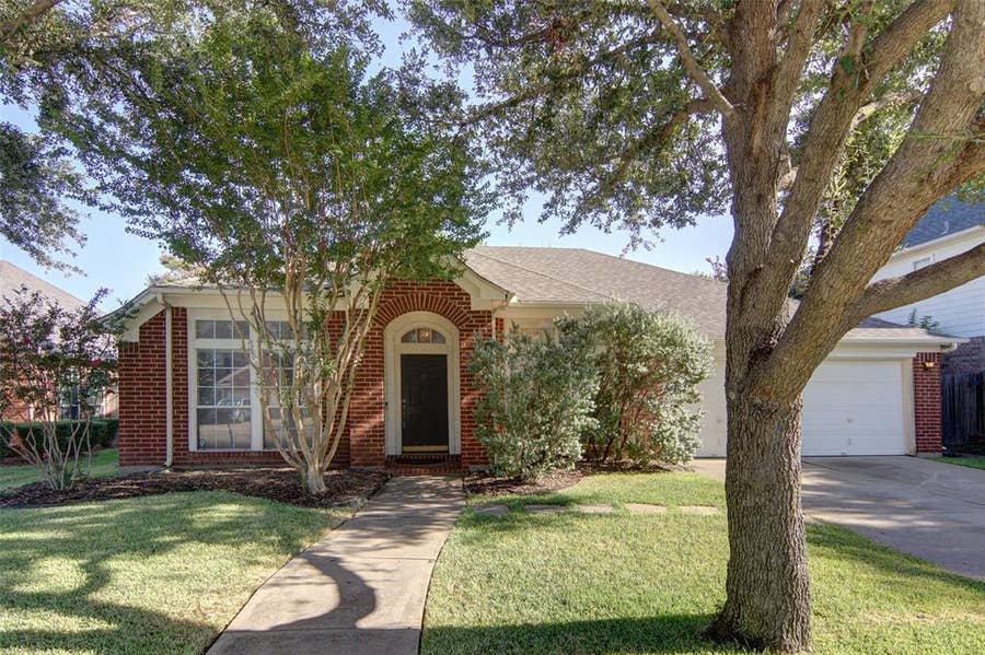 Property photo for 6928 Spring Valley Way, Fort Worth, TX