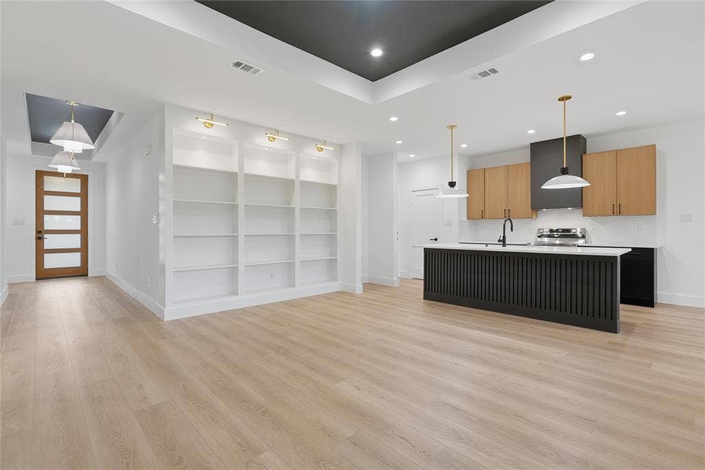 2638 Southland Street, Dallas, TX 75215 2638 Southland Street, Dallas, TX 75215