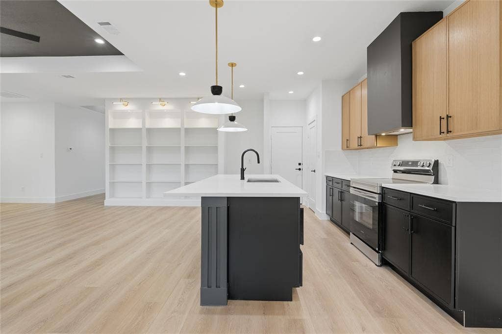 2638 Southland Street, Dallas, TX 75215 2638 Southland Street, Dallas, TX 75215