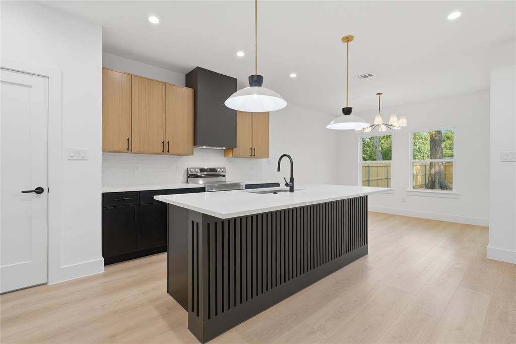 2638 Southland Street, Dallas, TX 75215 2638 Southland Street, Dallas, TX 75215