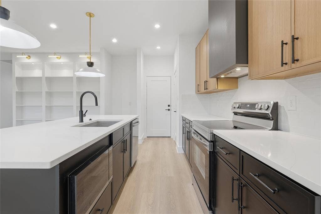 2638 Southland Street, Dallas, TX 75215 2638 Southland Street, Dallas, TX 75215