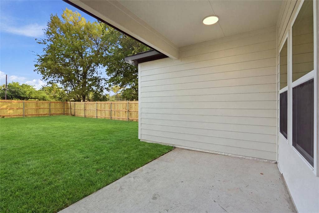 2638 Southland Street, Dallas, TX 75215 2638 Southland Street, Dallas, TX 75215