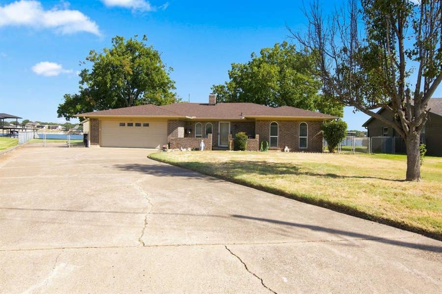 Property photo for 504 Panama Court, Granbury, TX