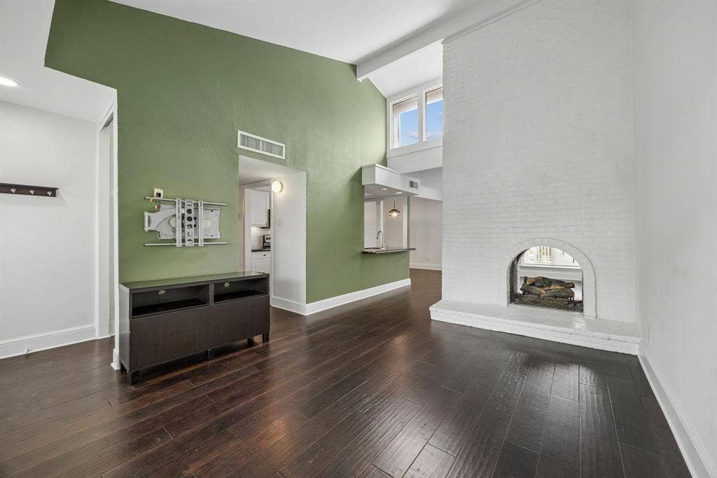 5916 Sandhurst Lane, #233, Dallas, TX 75206 5916 Sandhurst Lane, #233, Dallas, TX 75206