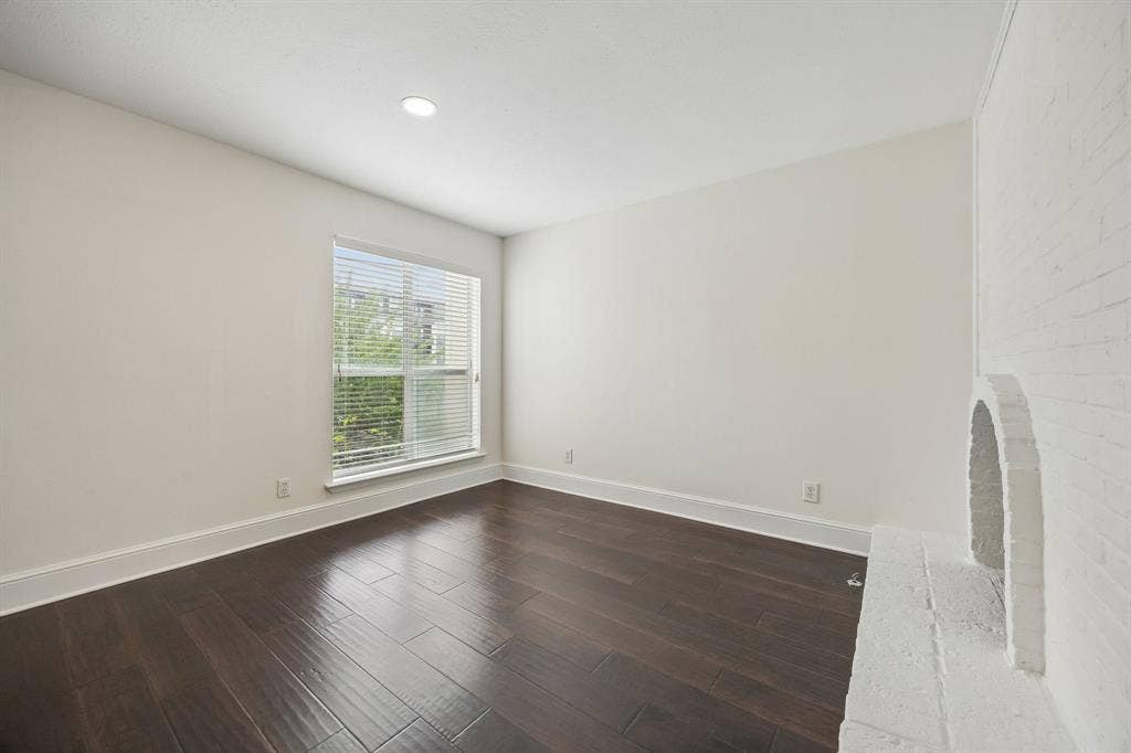 5916 Sandhurst Lane, #233, Dallas, TX 75206 5916 Sandhurst Lane, #233, Dallas, TX 75206