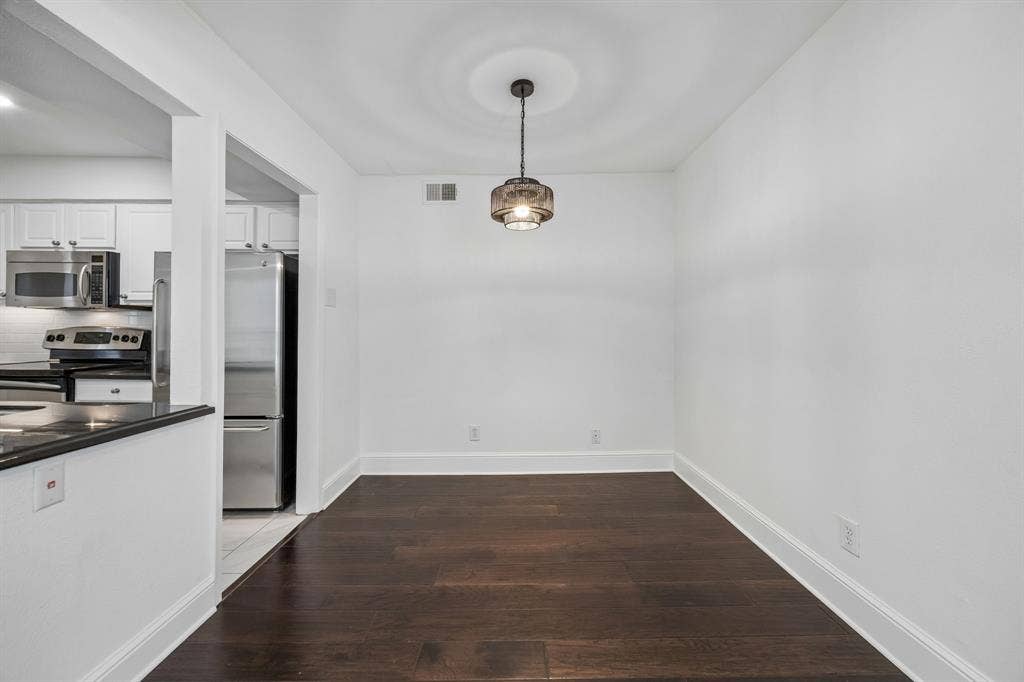 5916 Sandhurst Lane, #233, Dallas, TX 75206 5916 Sandhurst Lane, #233, Dallas, TX 75206