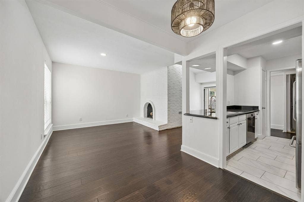 5916 Sandhurst Lane, #233, Dallas, TX 75206 5916 Sandhurst Lane, #233, Dallas, TX 75206