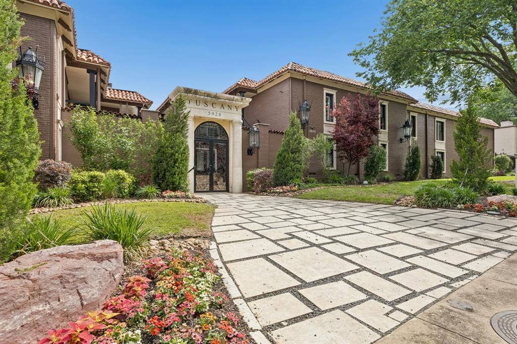 5916 Sandhurst Lane, #233, Dallas, TX 75206 5916 Sandhurst Lane, #233, Dallas, TX 75206