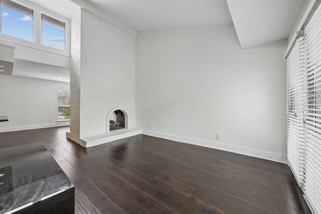 5916 Sandhurst Lane, #233, Dallas, TX 75206 5916 Sandhurst Lane, #233, Dallas, TX 75206