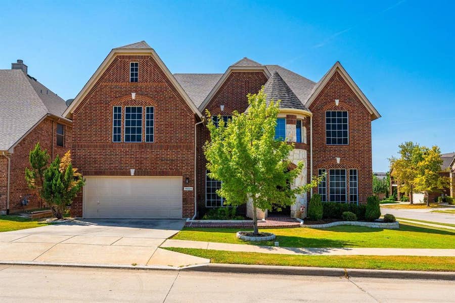 Property photo for 10224 Paintbrush Drive, Fort Worth, TX