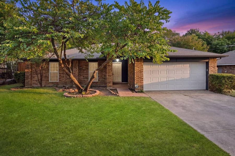 Property photo for 4952 Hollow Ridge Road, Dallas, TX