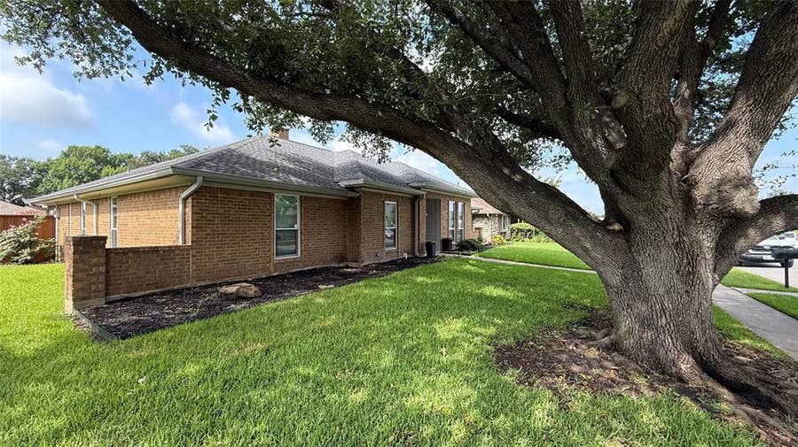 Property photo for 2210 Ridgewood, Carrollton, TX