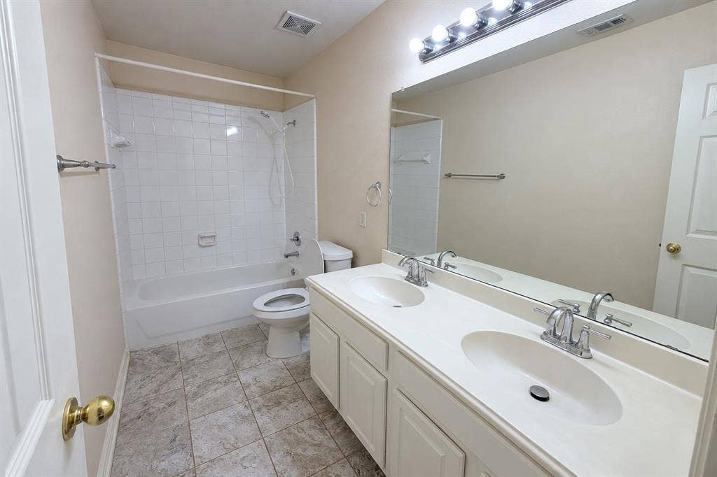 1113 Rushmore Drive, Allen, TX 75002 1113 Rushmore Drive, Allen, TX 75002