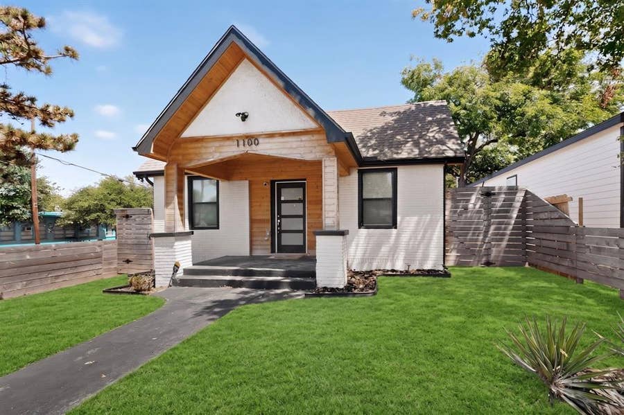 Property photo for 1100 S Brighton Avenue, Dallas, TX