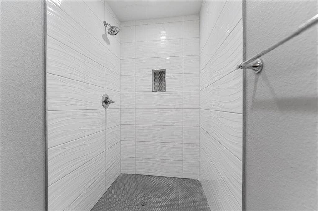 902 S Ewing Avenue, Dallas, TX 75203 902 S Ewing Avenue, Dallas, TX 75203