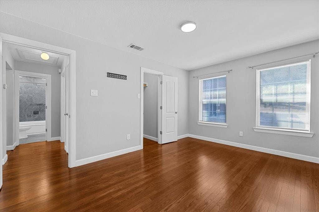 902 S Ewing Avenue, Dallas, TX 75203 902 S Ewing Avenue, Dallas, TX 75203
