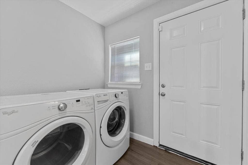 902 S Ewing Avenue, Dallas, TX 75203 902 S Ewing Avenue, Dallas, TX 75203