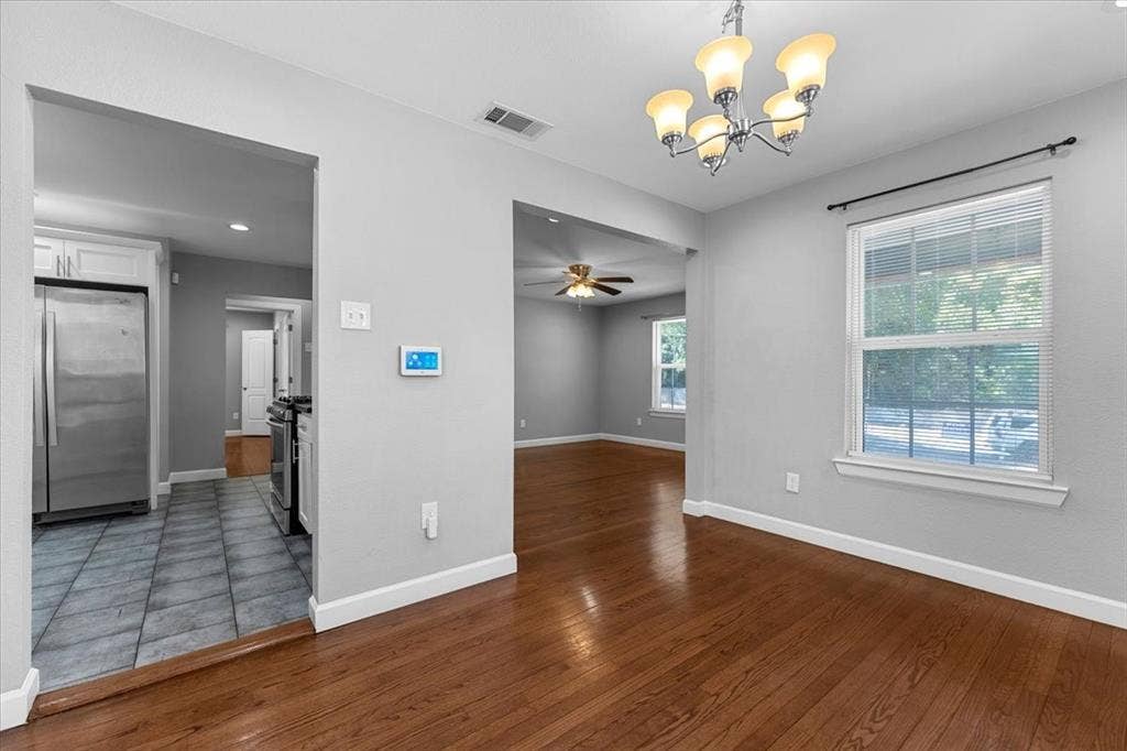 902 S Ewing Avenue, Dallas, TX 75203 902 S Ewing Avenue, Dallas, TX 75203