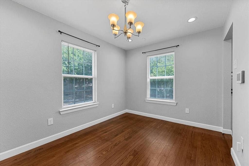 902 S Ewing Avenue, Dallas, TX 75203 902 S Ewing Avenue, Dallas, TX 75203