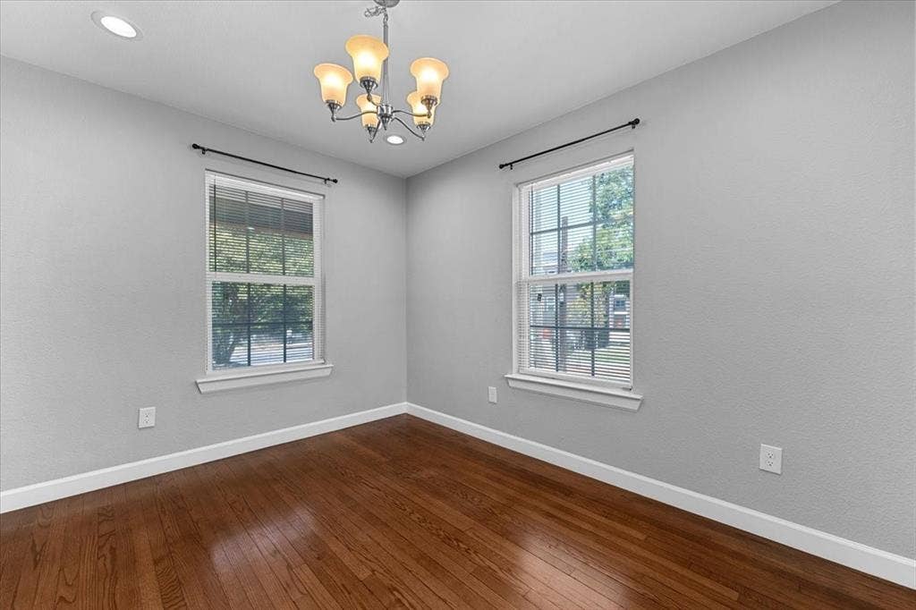 902 S Ewing Avenue, Dallas, TX 75203 902 S Ewing Avenue, Dallas, TX 75203