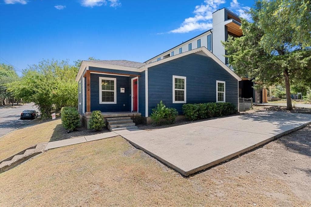 902 S Ewing Avenue, Dallas, TX 75203 902 S Ewing Avenue, Dallas, TX 75203