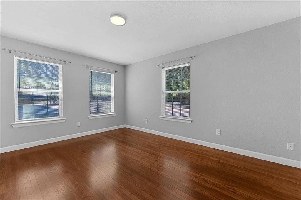 902 S Ewing Avenue, Dallas, TX 75203 902 S Ewing Avenue, Dallas, TX 75203