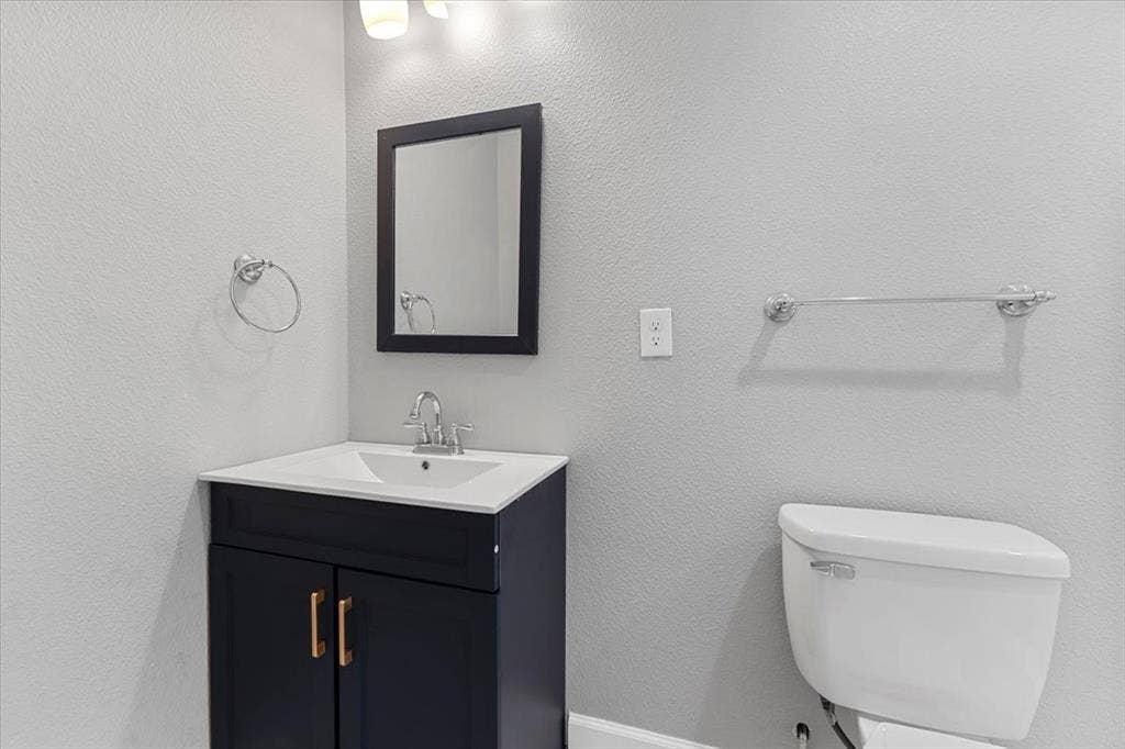 902 S Ewing Avenue, Dallas, TX 75203 902 S Ewing Avenue, Dallas, TX 75203
