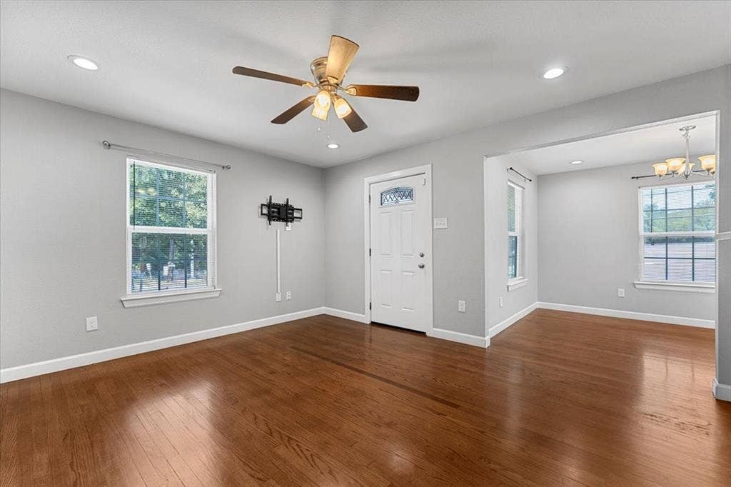 902 S Ewing Avenue, Dallas, TX 75203 902 S Ewing Avenue, Dallas, TX 75203