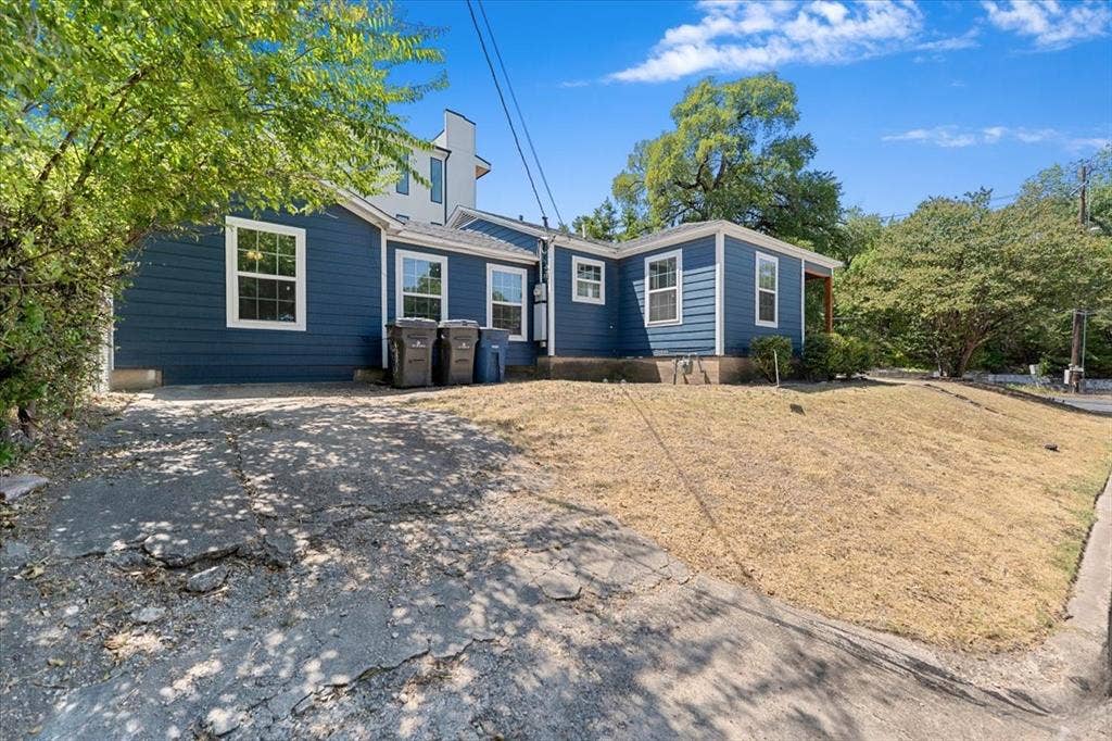 902 S Ewing Avenue, Dallas, TX 75203 902 S Ewing Avenue, Dallas, TX 75203