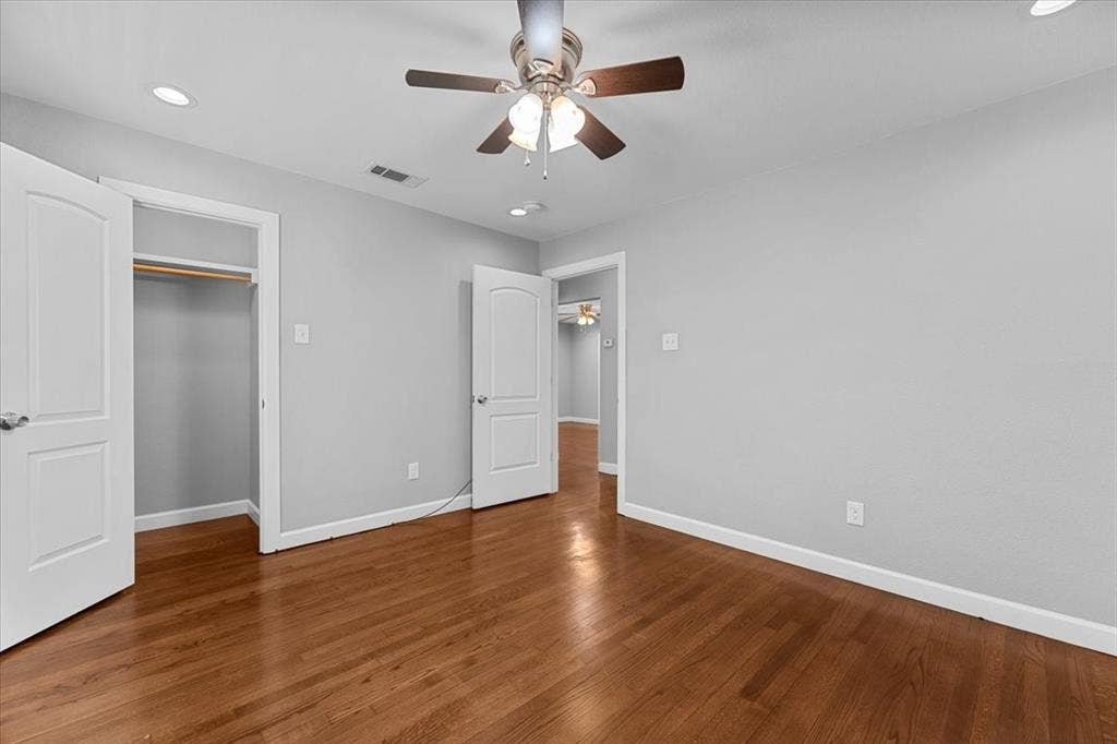 902 S Ewing Avenue, Dallas, TX 75203 902 S Ewing Avenue, Dallas, TX 75203