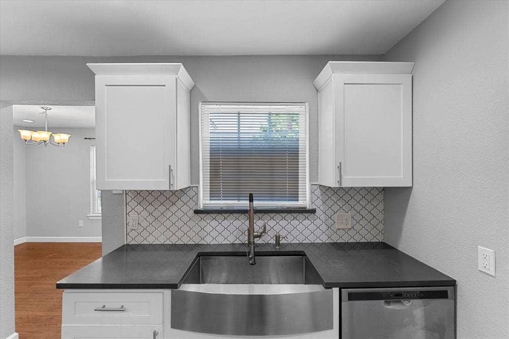 902 S Ewing Avenue, Dallas, TX 75203 902 S Ewing Avenue, Dallas, TX 75203