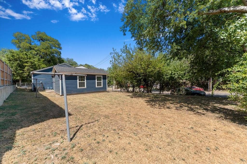 902 S Ewing Avenue, Dallas, TX 75203 902 S Ewing Avenue, Dallas, TX 75203
