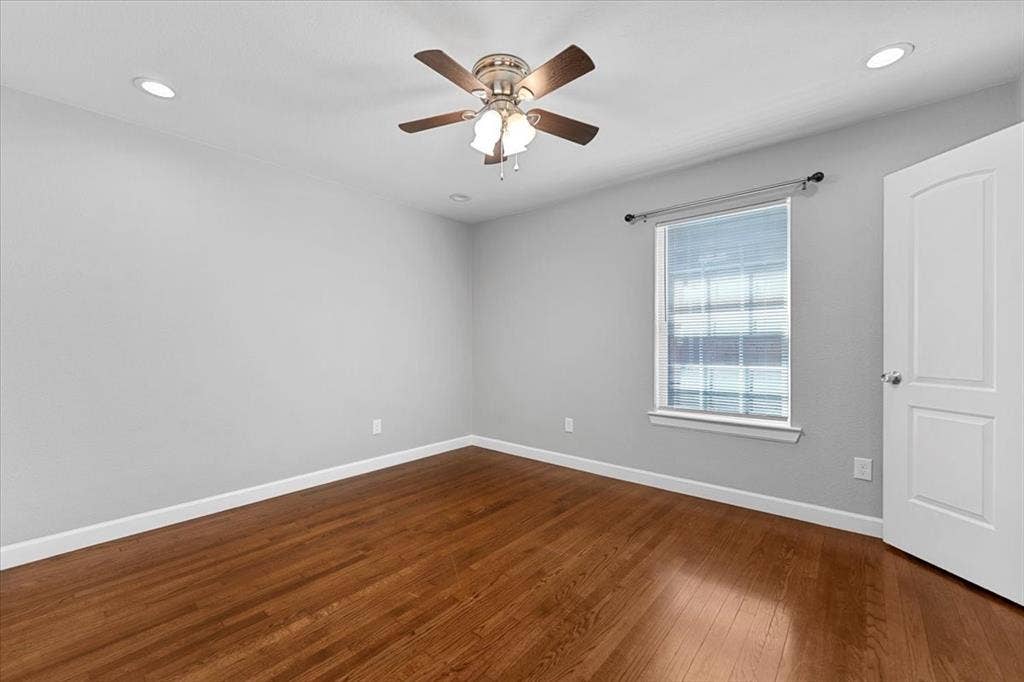 902 S Ewing Avenue, Dallas, TX 75203 902 S Ewing Avenue, Dallas, TX 75203