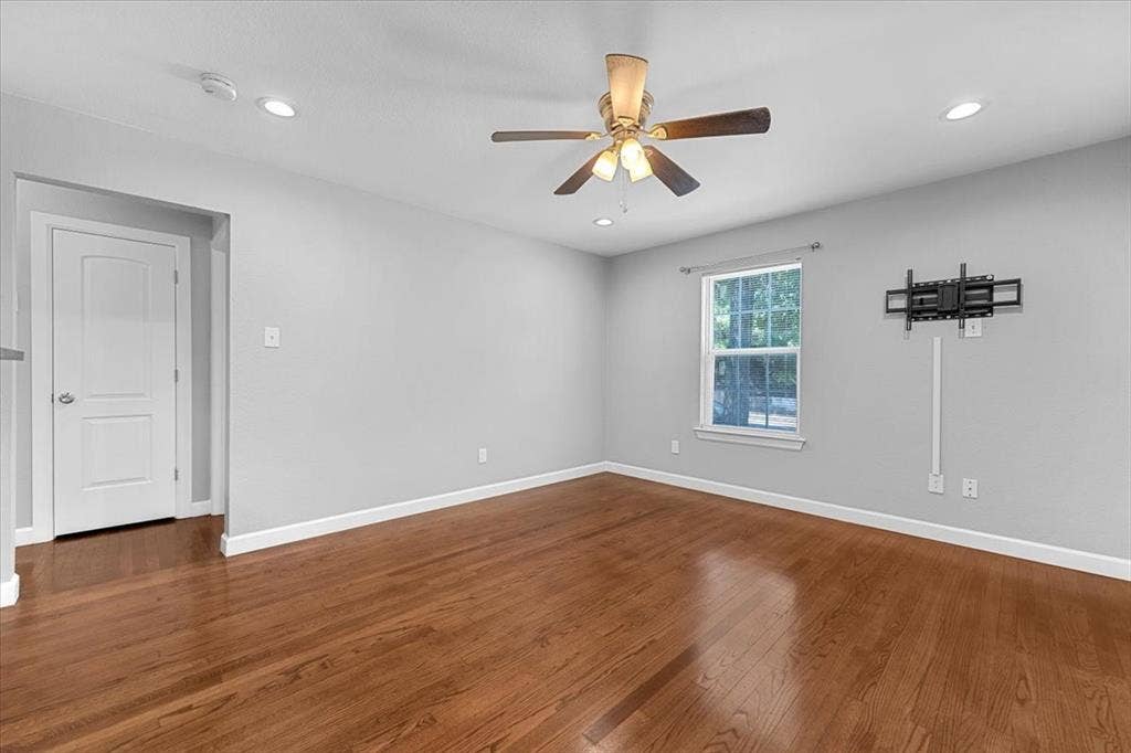 902 S Ewing Avenue, Dallas, TX 75203 902 S Ewing Avenue, Dallas, TX 75203