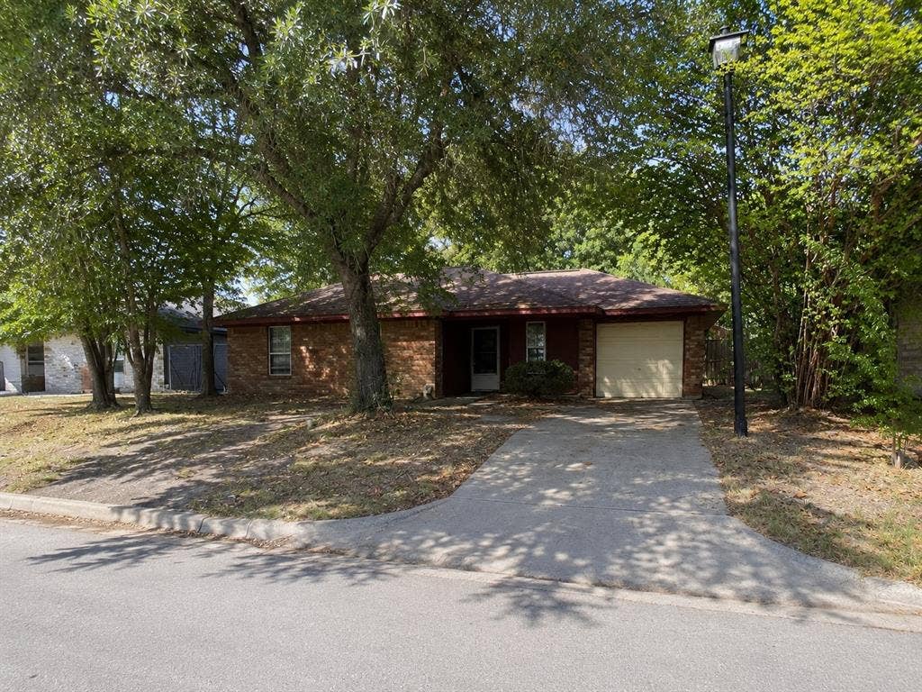 1201 Phillips Circle, Kaufman, TX 75142