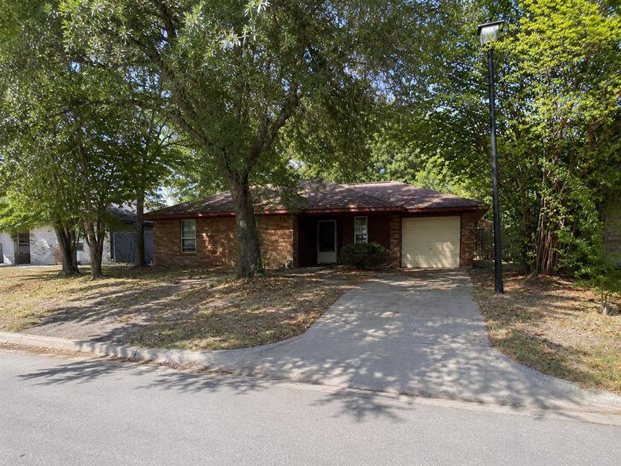 Property photo for 1201 Phillips Circle, Kaufman, TX