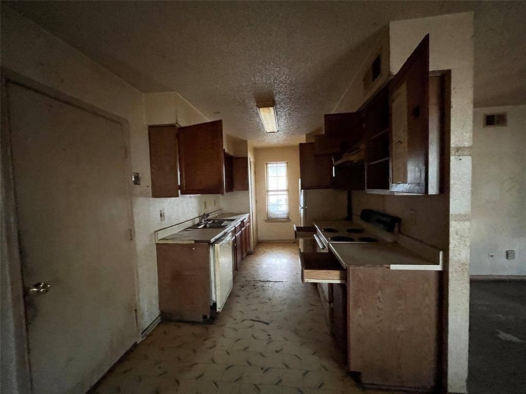 1201 Phillips Circle, Kaufman, TX 75142