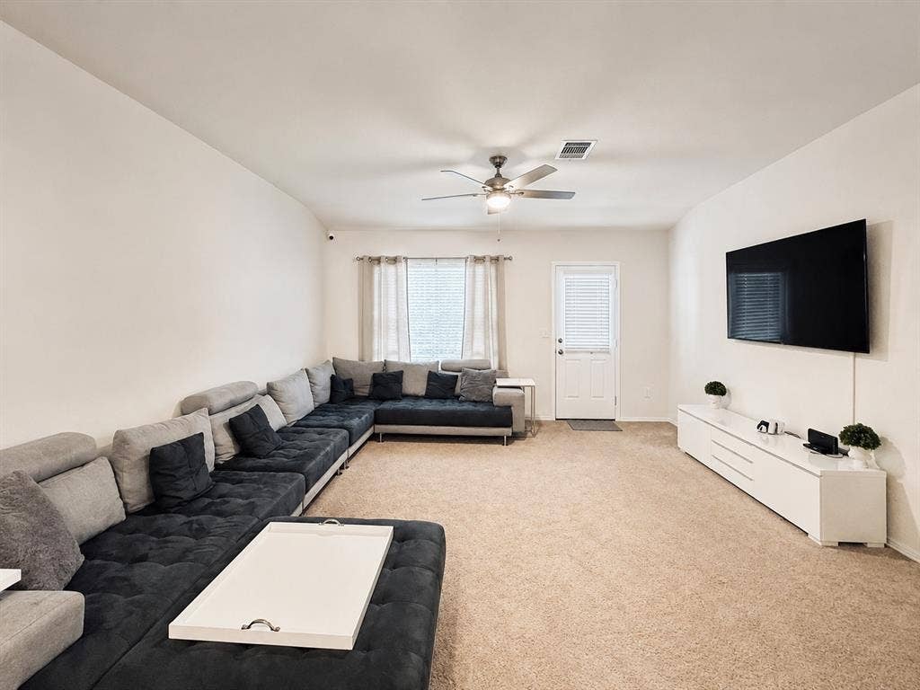 15304 Harkness Pass, Austin, TX 78725 15304 Harkness Pass, Austin, TX 78725
