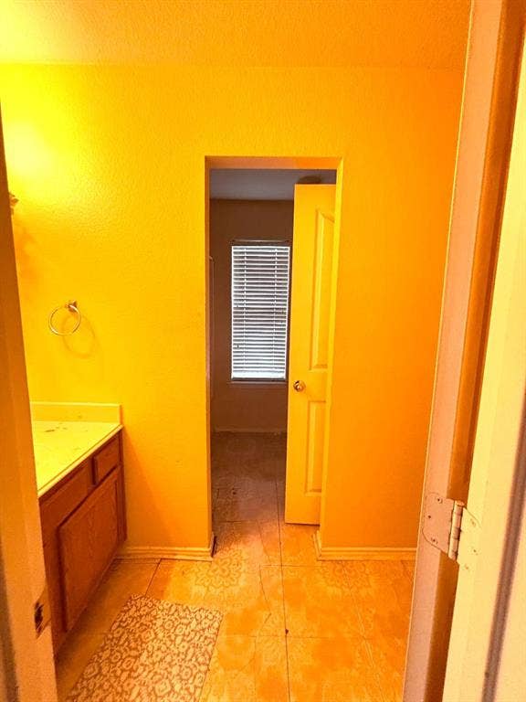 700 Gemstone Trail, Arlington, TX 76002 Secondary bathroom upstairs