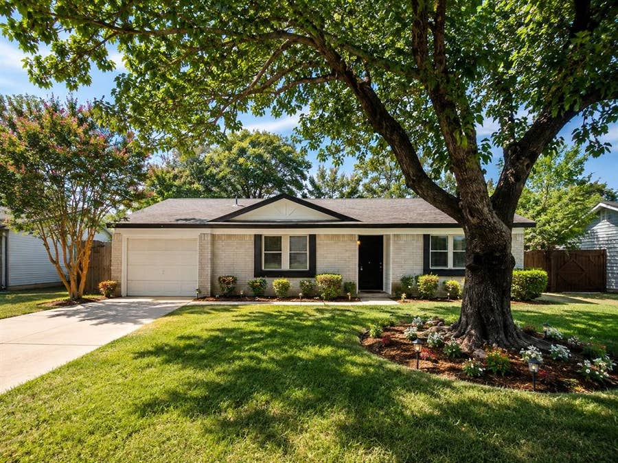 Property photo for 2213 E Biscayne Drive, Irving, TX