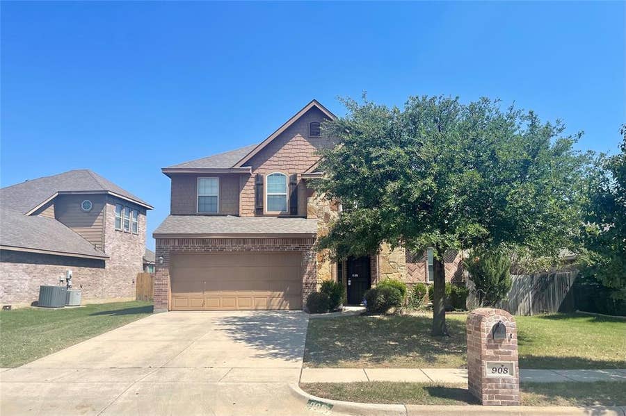 Property photo for 908 John Kennedy Drive, Saginaw, TX