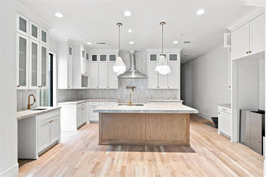 4430 Glenwick Lane, University Park, TX 75205 4430 Glenwick Lane, University Park, TX 75205